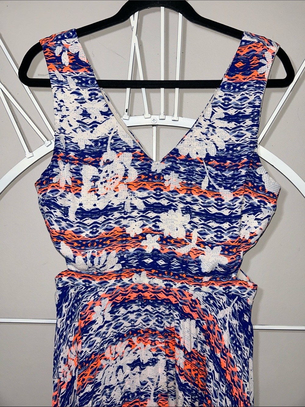 Charlotte Russe Sleeveless Midi Dress - Picture 2 of 13